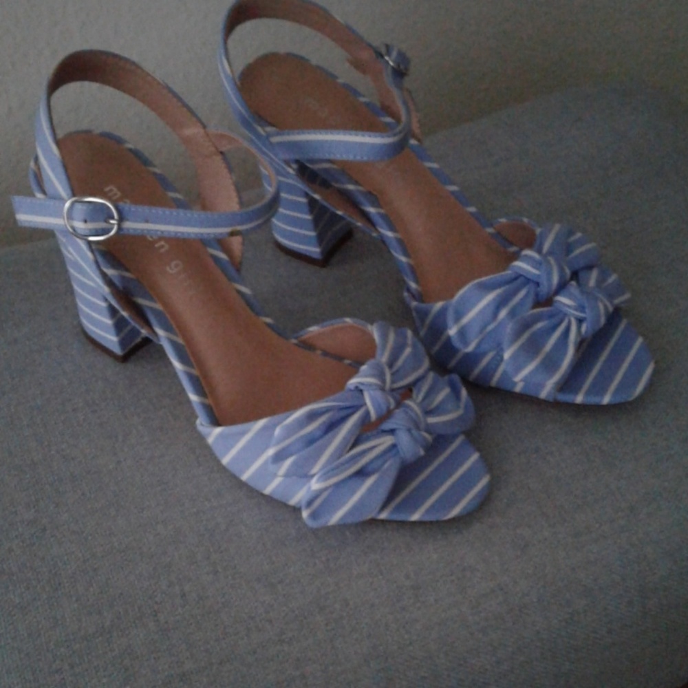 Shoes - Picture 6 of 8